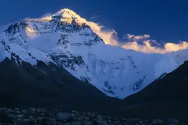 Everest Hikes