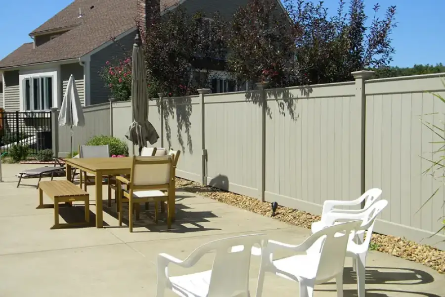 Vinyl Fence Toronto: Providing Durable Stylish Fencing Solutions